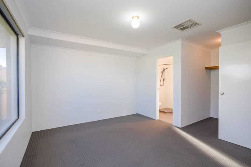 2 Pearce Court, HUNTINGDALE, WA 6110 AUS
