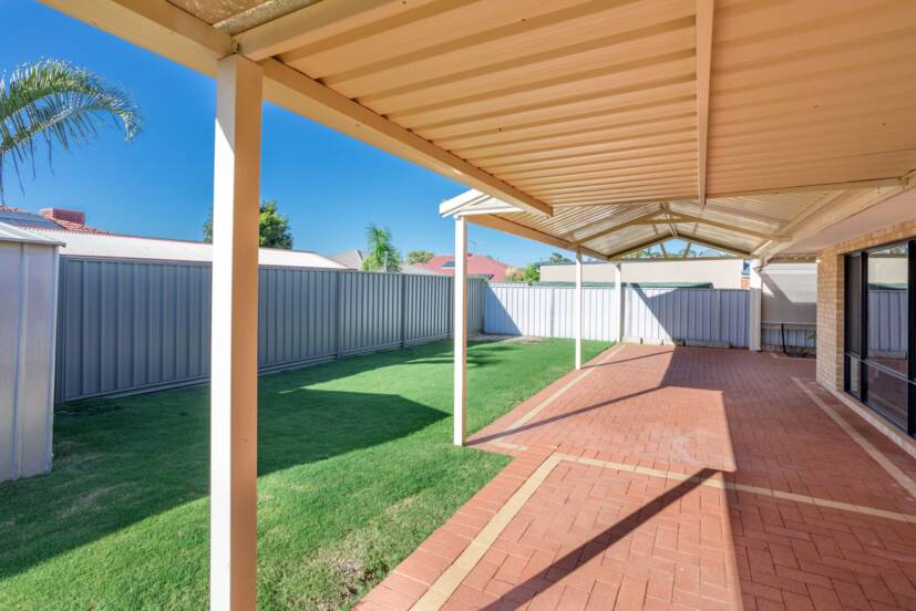 2 Pearce Court, HUNTINGDALE, WA 6110 AUS