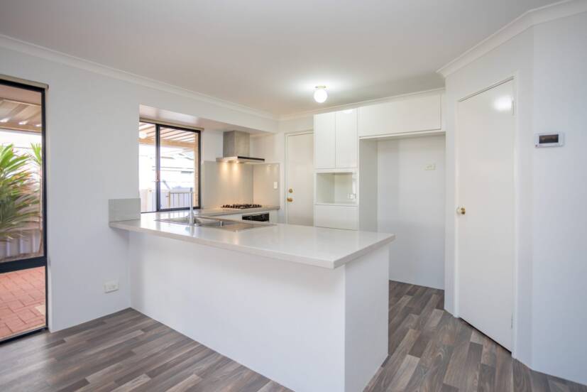 2 Pearce Court, HUNTINGDALE, WA 6110 AUS