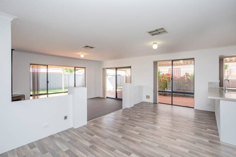 2 Pearce Court, HUNTINGDALE, WA 6110 AUS