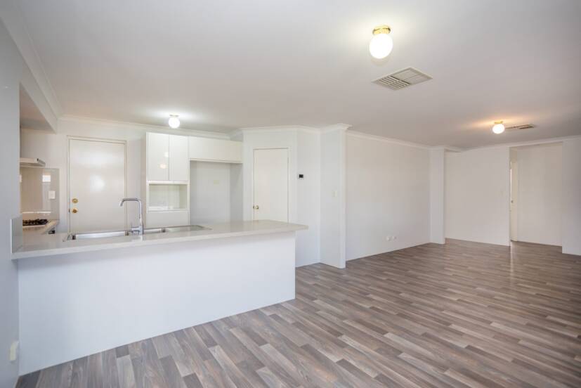 2 Pearce Court, HUNTINGDALE, WA 6110 AUS
