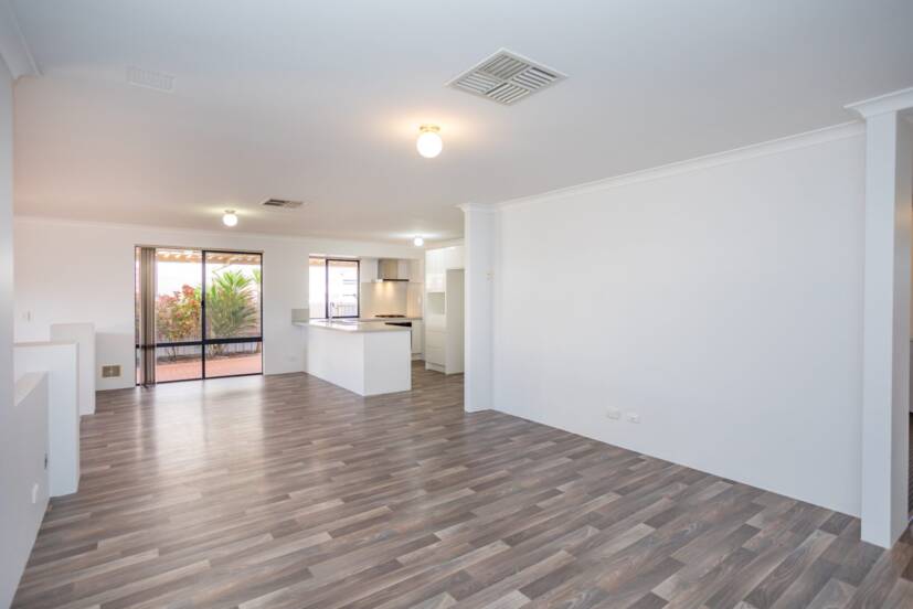 2 Pearce Court, HUNTINGDALE, WA 6110 AUS