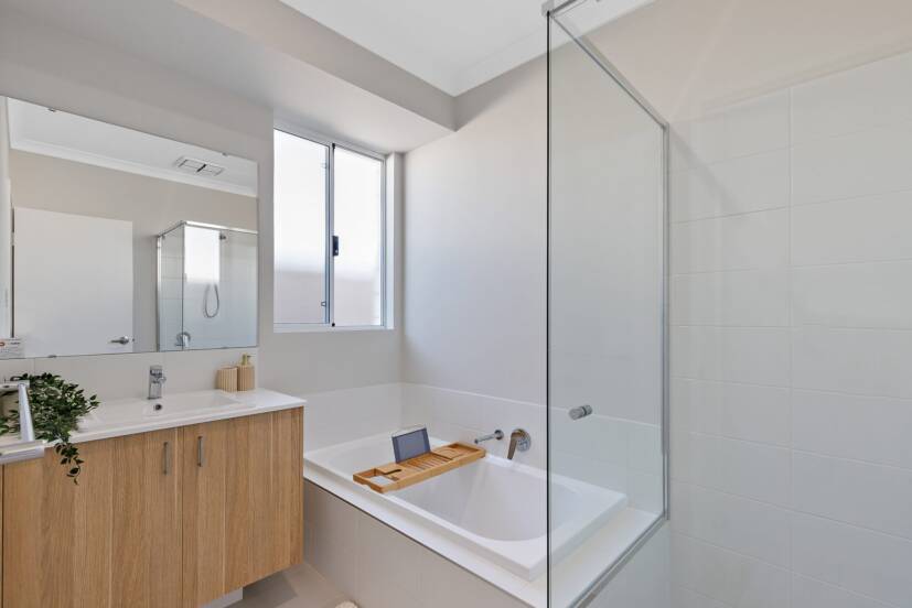 14 Tulipwood Loop, PIARA WATERS, WA 6112 AUS