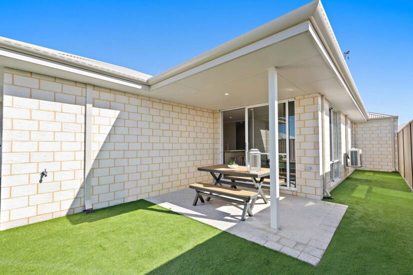 14 Tulipwood Loop, PIARA WATERS, WA 6112 AUS