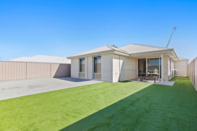 14 Tulipwood Loop, PIARA WATERS, WA 6112 AUS