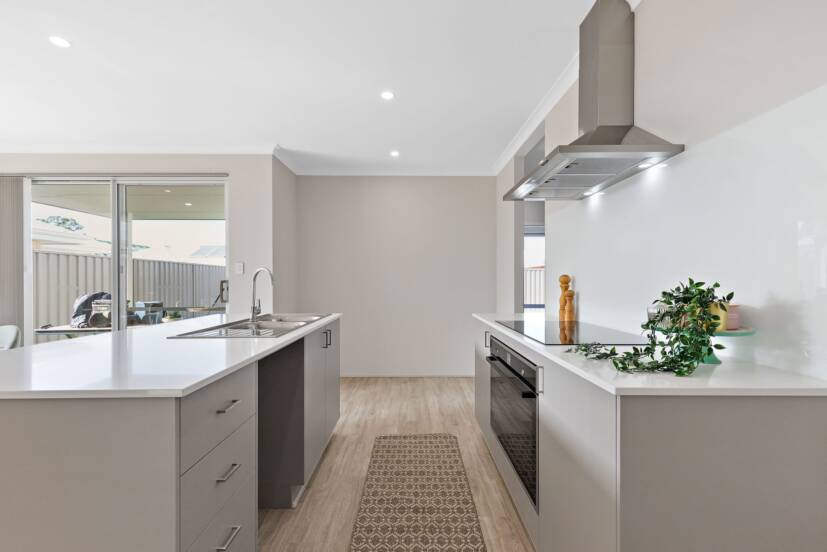 14 Tulipwood Loop, PIARA WATERS, WA 6112 AUS