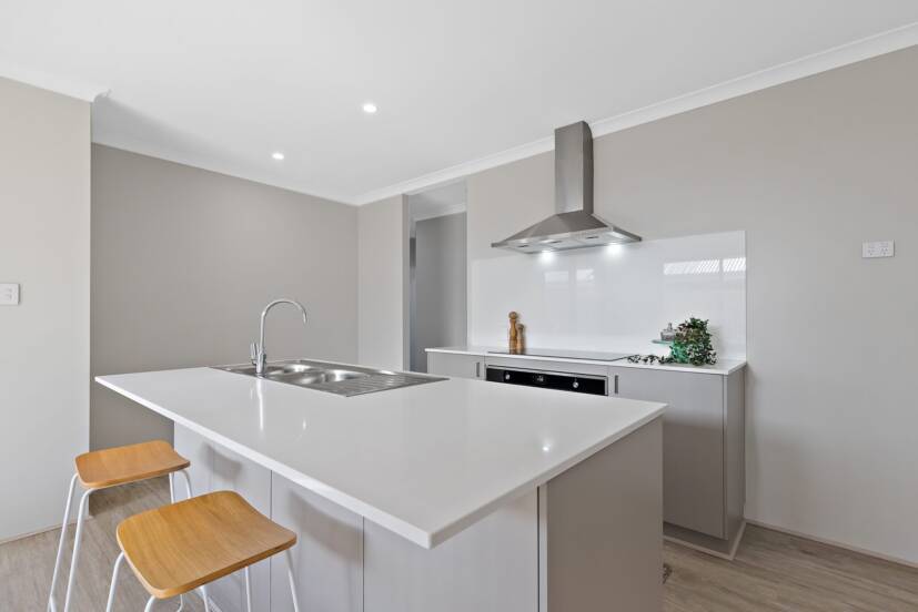 14 Tulipwood Loop, PIARA WATERS, WA 6112 AUS