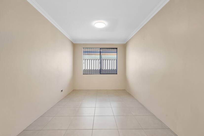 19 Whittaker Turn, PIARA WATERS, WA 6112 AUS