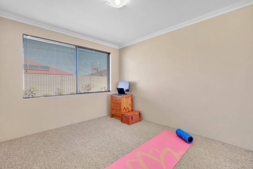 19 Whittaker Turn, PIARA WATERS, WA 6112 AUS