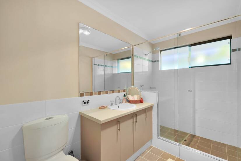 19 Whittaker Turn, PIARA WATERS, WA 6112 AUS