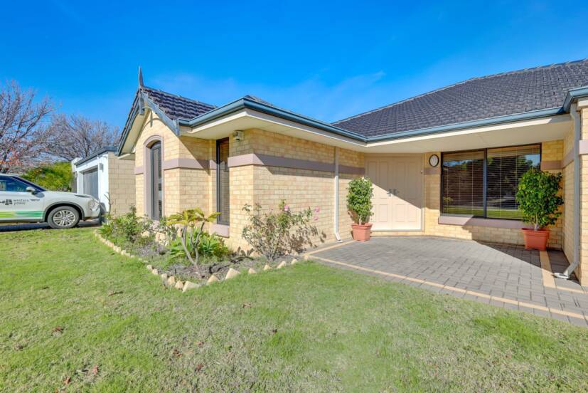 19 Whittaker Turn, PIARA WATERS, WA 6112 AUS