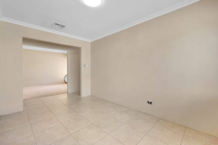19 Whittaker Turn, PIARA WATERS, WA 6112 AUS