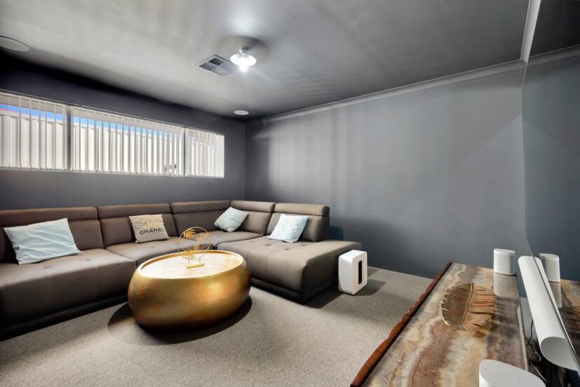 18A William Street, WATTLE GROVE, WA 6107 AUS