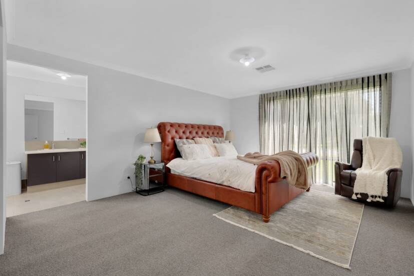 18A William Street, WATTLE GROVE, WA 6107 AUS