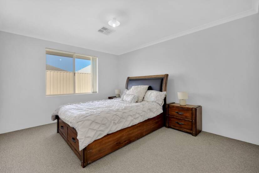 18A William Street, WATTLE GROVE, WA 6107 AUS