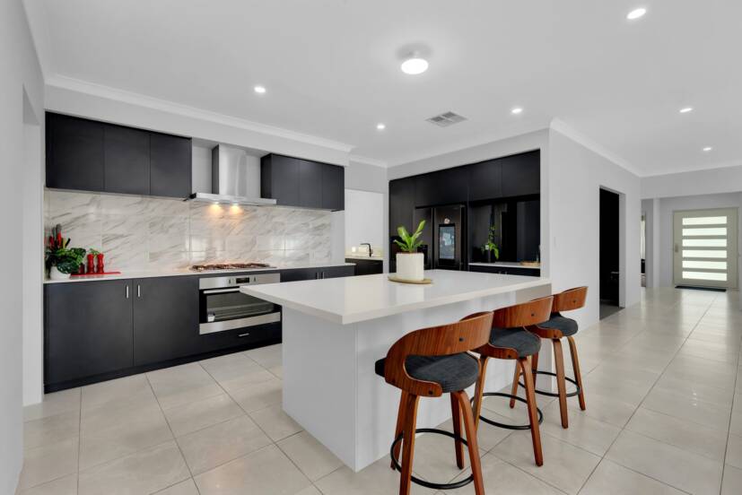 18A William Street, WATTLE GROVE, WA 6107 AUS