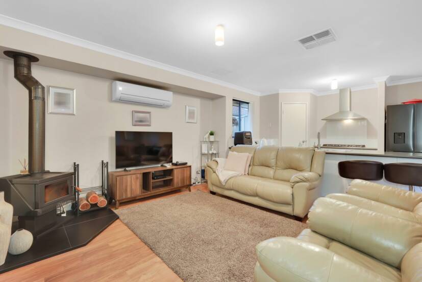 4 Terracina Parkway, PIARA WATERS, WA 6112 AUS