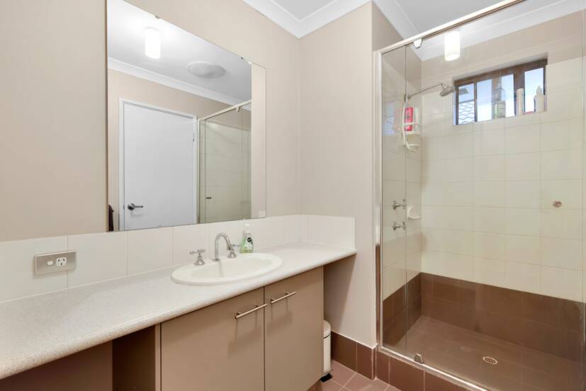 4 Terracina Parkway, PIARA WATERS, WA 6112 AUS