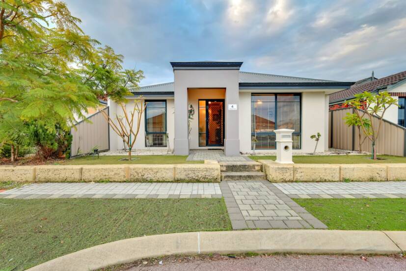 4 Terracina Parkway, PIARA WATERS, WA 6112 AUS