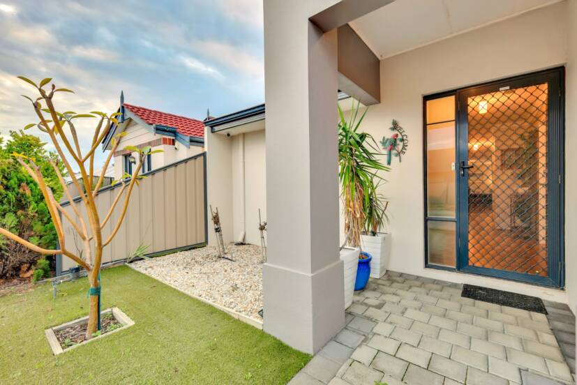 4 Terracina Parkway, PIARA WATERS, WA 6112 AUS