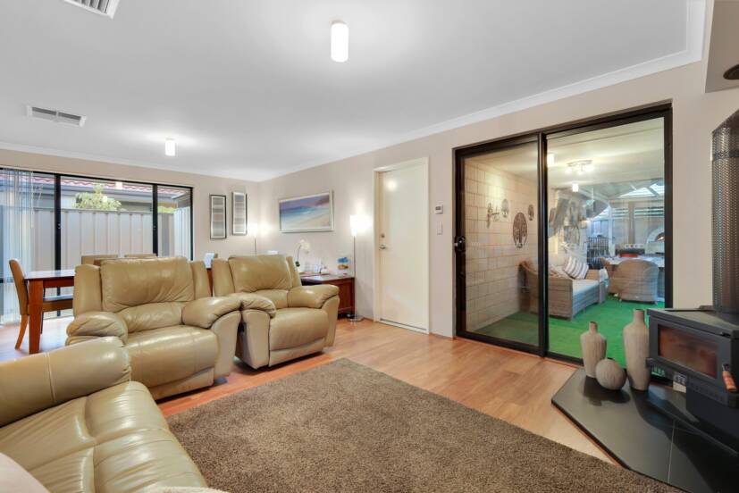 4 Terracina Parkway, PIARA WATERS, WA 6112 AUS