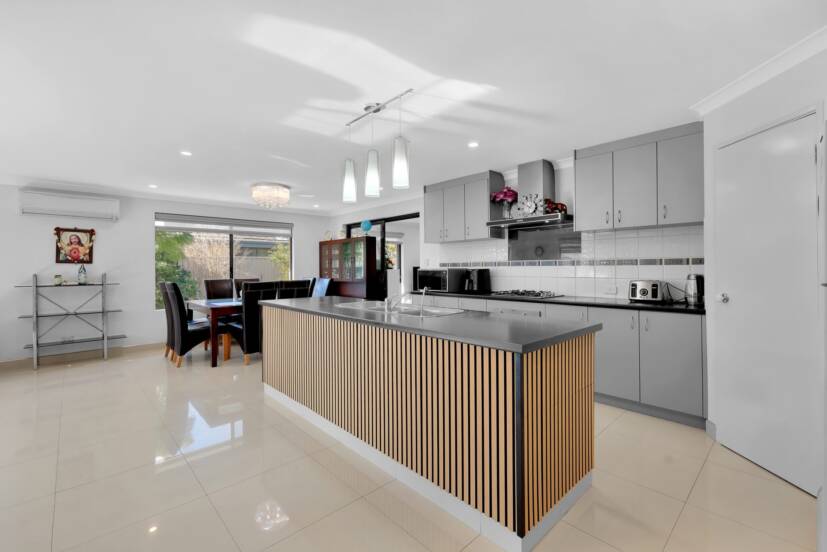 3 Binnia Mews, HARRISDALE, WA 6112 AUS