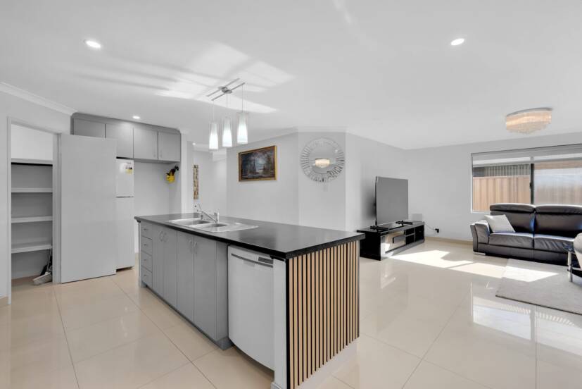 3 Binnia Mews, HARRISDALE, WA 6112 AUS