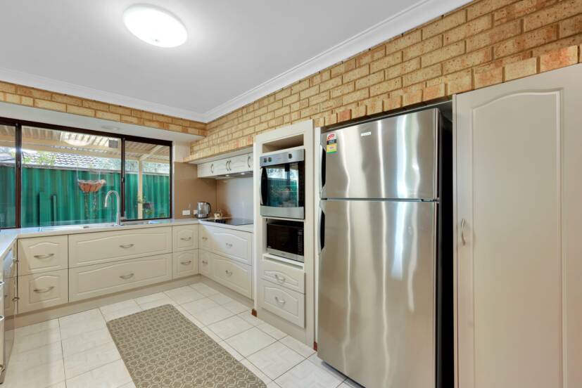13 Bowman Court, KARDINYA, WA 6163 AUS