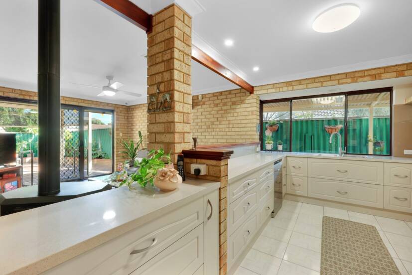13 Bowman Court, KARDINYA, WA 6163 AUS