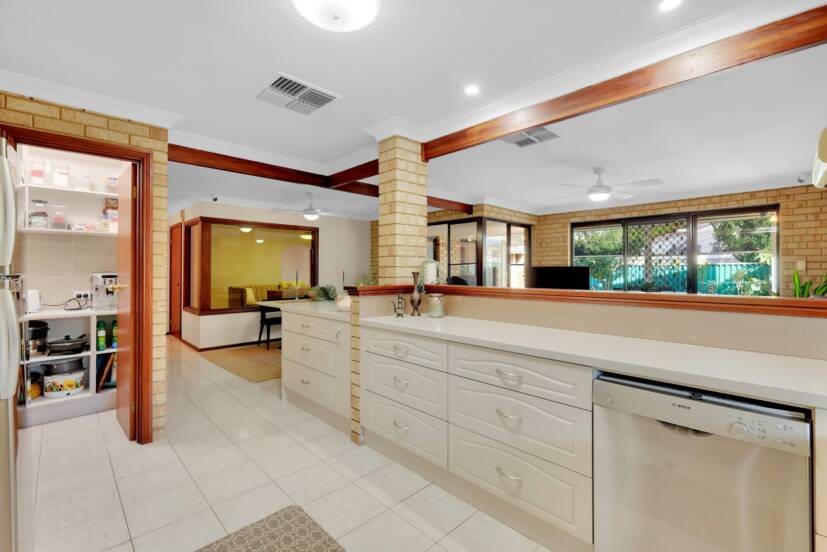13 Bowman Court, KARDINYA, WA 6163 AUS