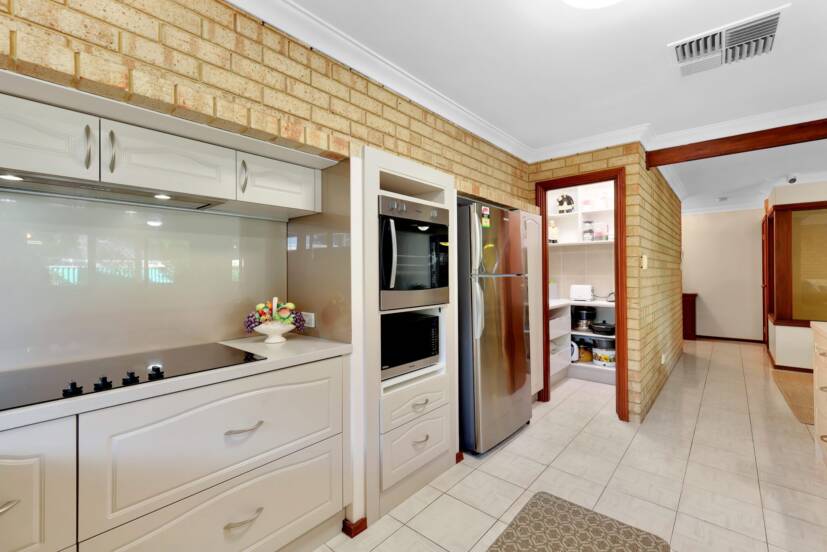 13 Bowman Court, KARDINYA, WA 6163 AUS