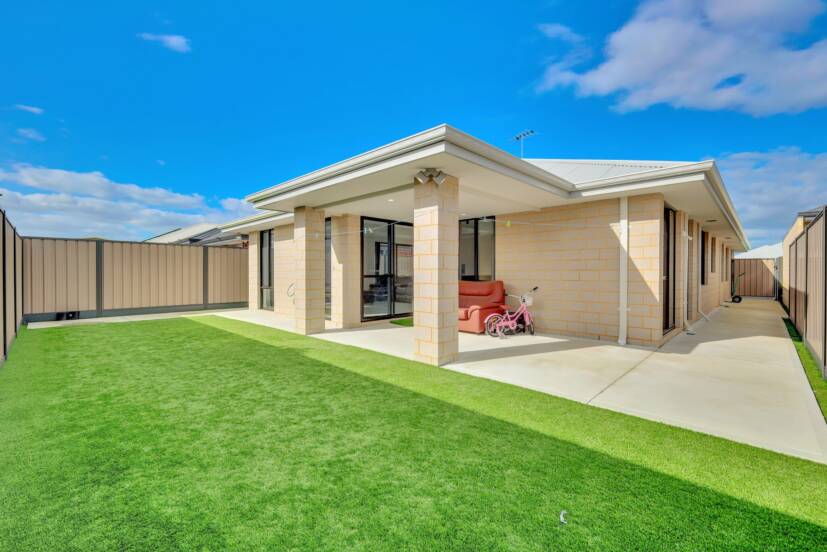16 Kilkarn Way, SOUTHERN RIVER, WA 6110 AUS