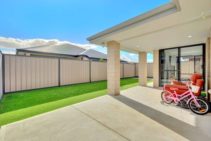 16 Kilkarn Way, SOUTHERN RIVER, WA 6110 AUS