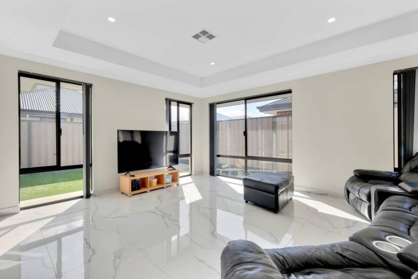 16 Kilkarn Way, SOUTHERN RIVER, WA 6110 AUS