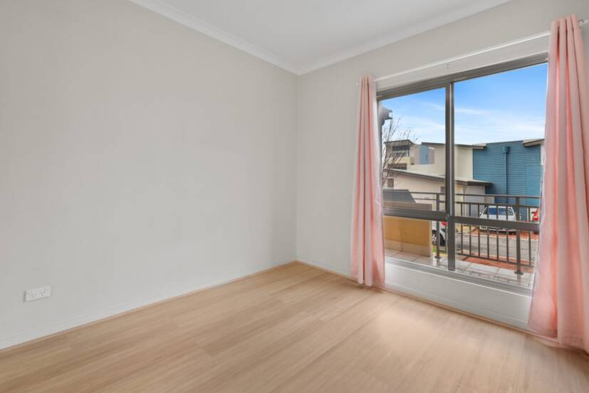 1/1 Ibera Way, SUCCESS, WA 6164 AUS