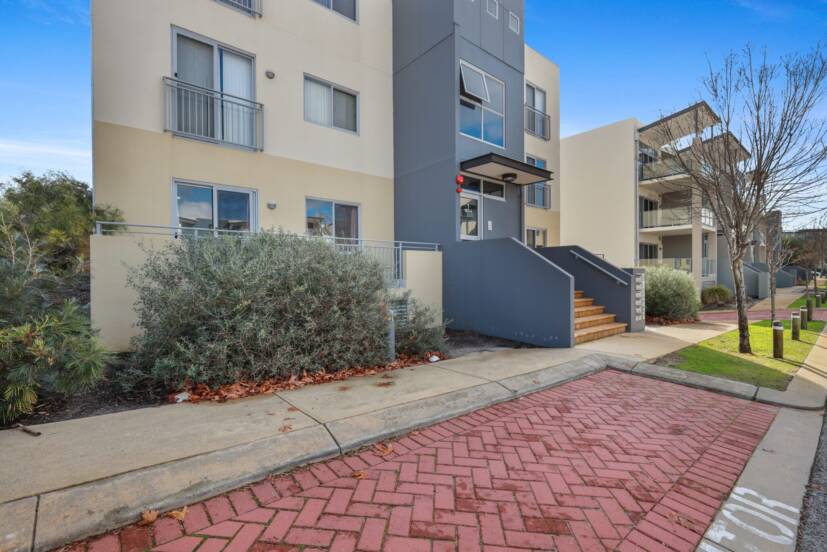 1/1 Ibera Way, SUCCESS, WA 6164 AUS