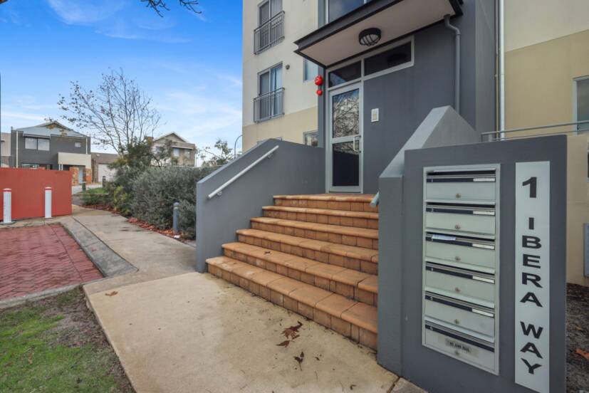1/1 Ibera Way, SUCCESS, WA 6164 AUS