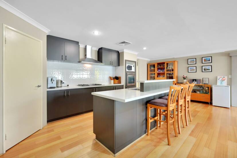 32 Whittaker Turn, PIARA WATERS, WA 6112 AUS