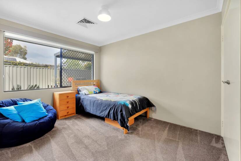 32 Whittaker Turn, PIARA WATERS, WA 6112 AUS