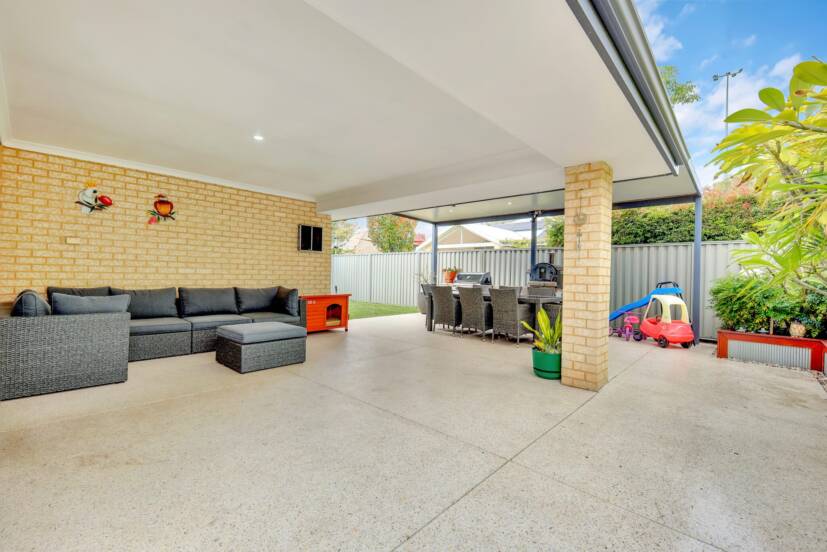 32 Whittaker Turn, PIARA WATERS, WA 6112 AUS