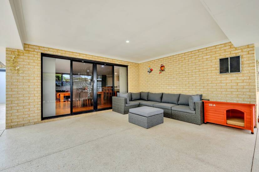 32 Whittaker Turn, PIARA WATERS, WA 6112 AUS