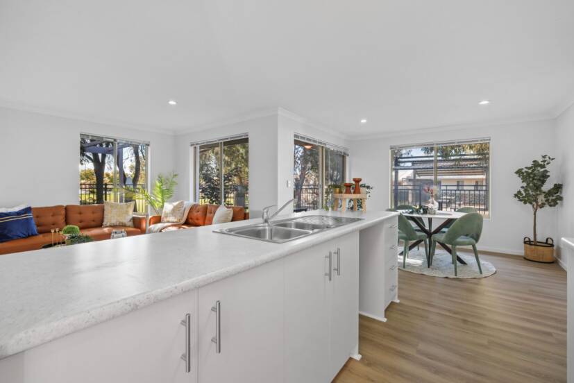 9 Morelia Crescent, HARRISDALE, WA 6112 AUS