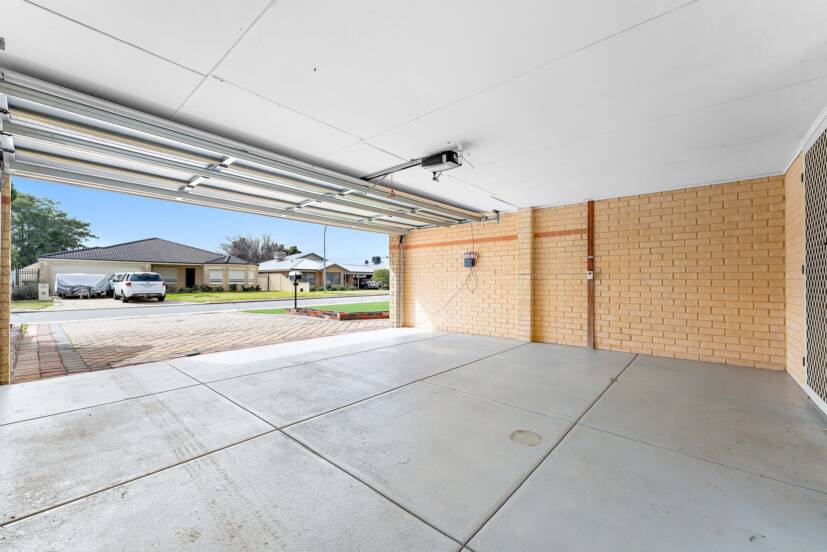 15 Potter Street, HUNTINGDALE, WA 6110 AUS
