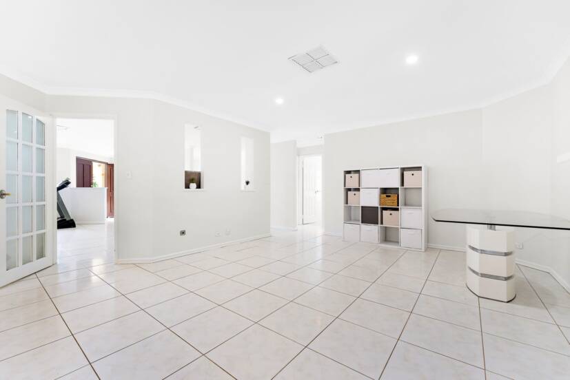 15 Potter Street, HUNTINGDALE, WA 6110 AUS