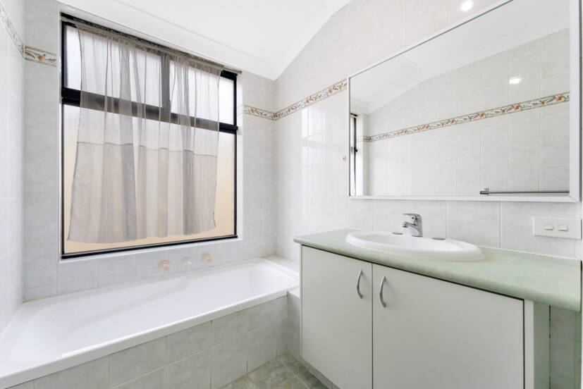 15 Potter Street, HUNTINGDALE, WA 6110 AUS