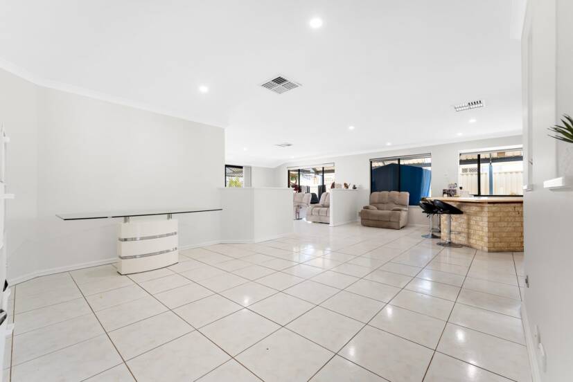 15 Potter Street, HUNTINGDALE, WA 6110 AUS