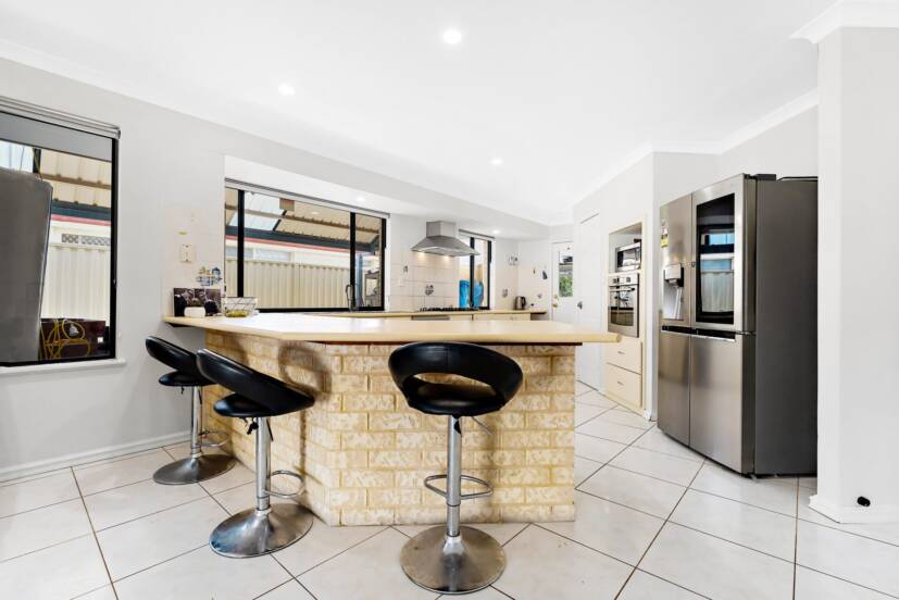 15 Potter Street, HUNTINGDALE, WA 6110 AUS