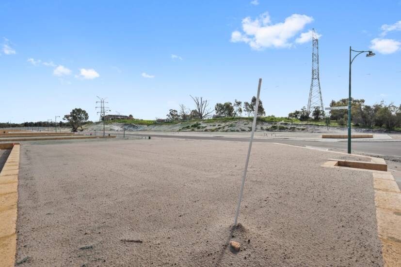 8 Hovea Way, PIARA WATERS, WA 6112 AUS