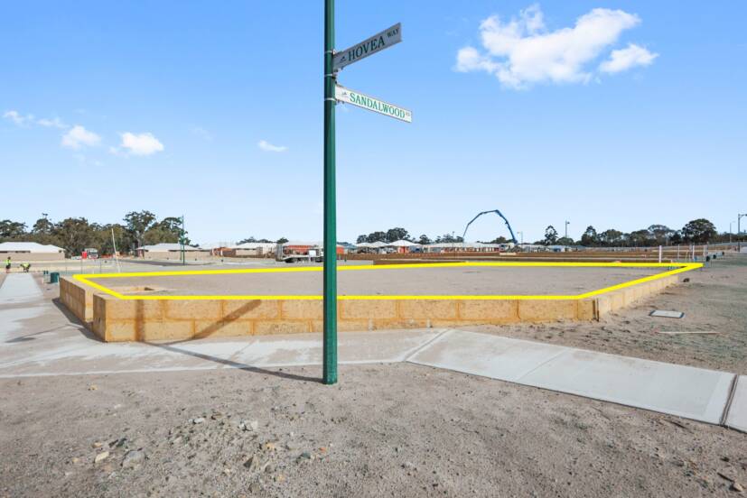 8 Hovea Way, PIARA WATERS, WA 6112 AUS