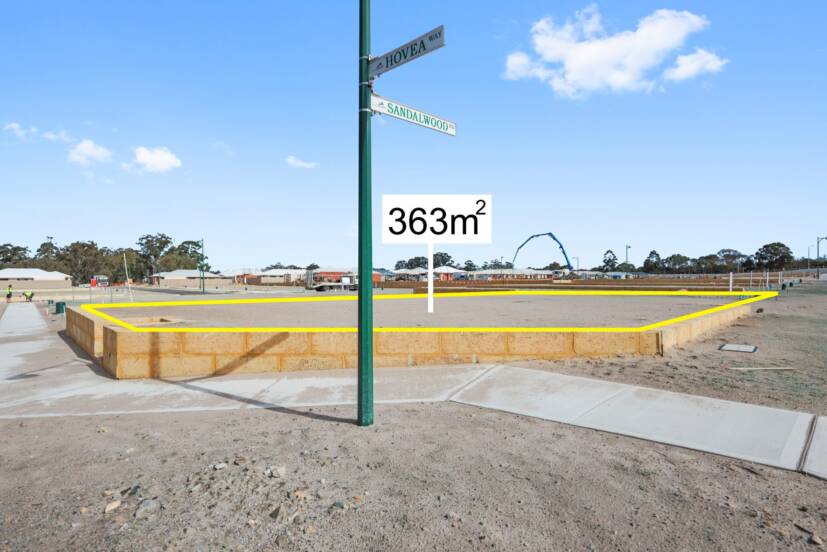 8 Hovea Way, PIARA WATERS, WA 6112 AUS